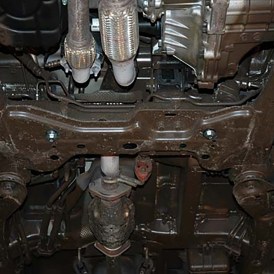 Unterfahrschutz Motor und Getriebe 2mm Kia Carnival ab 2014 3.jpg